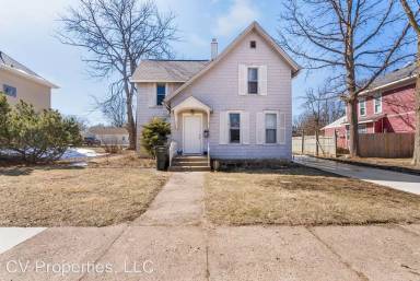 Main picture of 709 Iowa St