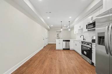Main picture of 615 N Calhoun St