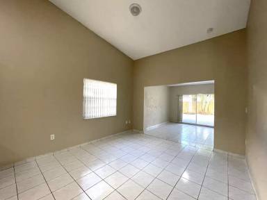 Main picture of 14206 SW 52nd St