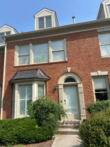 Main picture of 352 Ardsley Pl