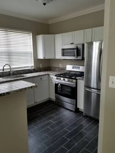 Main picture of 12905 Alton Sq