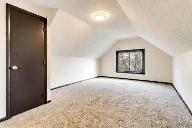 Main picture of 3272 W 88th St