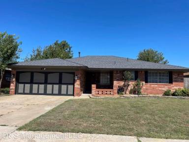 Main picture of 2409 SW 92nd St