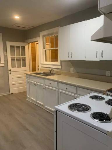 Main picture of 2735 W Surrey Dr