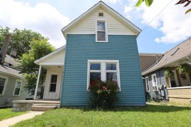 Main picture of 131 Diamond Ave SE