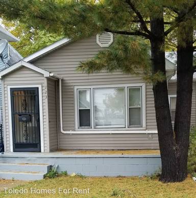Main picture of 223 E Park St