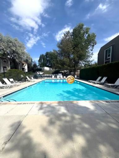 Main picture of 1042 E Quail Vista Ct