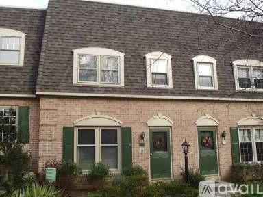 Main picture of 205 Bloomingdale Ave