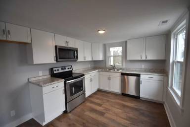 Main picture of 429 Demoss St
