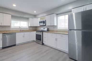 Main picture of 2502 E 140th Pl