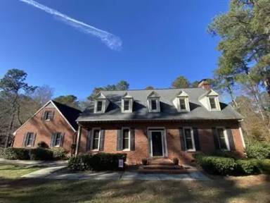 Main picture of 809 Houndslake Dr