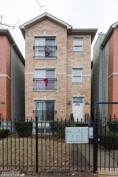 Main picture of 3175 W Monroe St