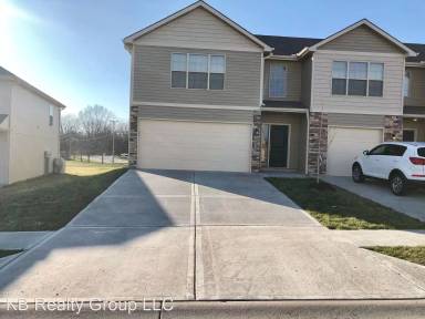 Main picture of 1404-32 NE Mary Ct
