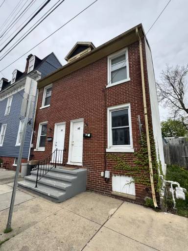 Main picture of 407 E King St