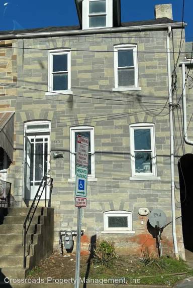 Main picture of 413 Laurel St