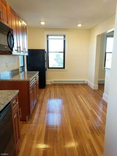 Main picture of 379 Broadway