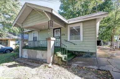 Main picture of 2416 N Main Ave