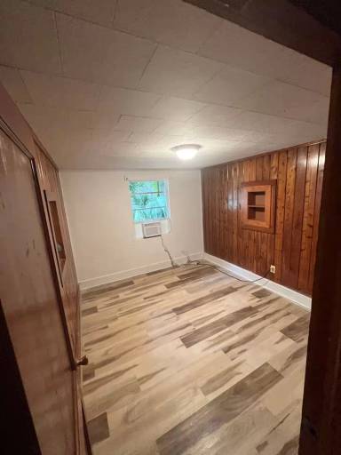 Main picture of 213 3rd St SE