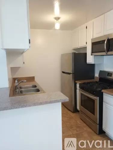 Main picture of 465 Oak St