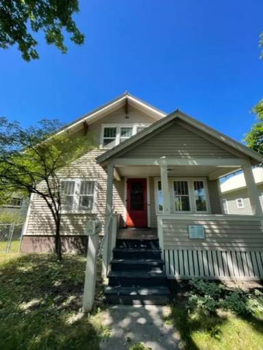 Main picture of 928 2nd Ave W