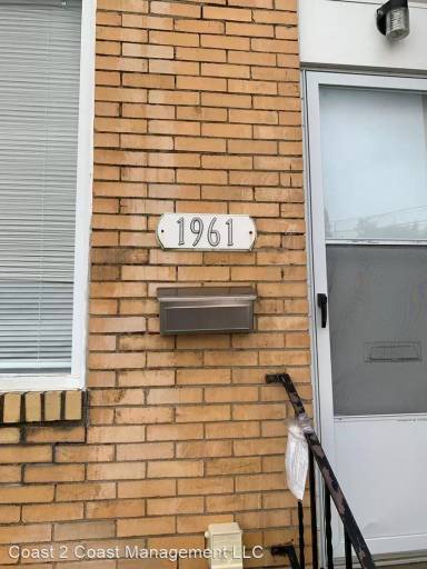Main picture of 1962 Straubs Ln