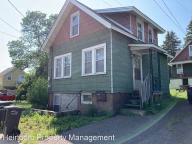 Main picture of 1118 E 10th St