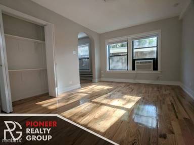 Main picture of 550 W Arlington Pl Apartments