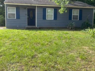 Main picture of 345 Washburn Dr