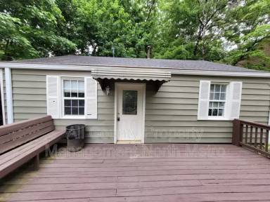 Main picture of 1104 Snyder St NW