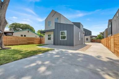 Main picture of 7603 Carver Ave