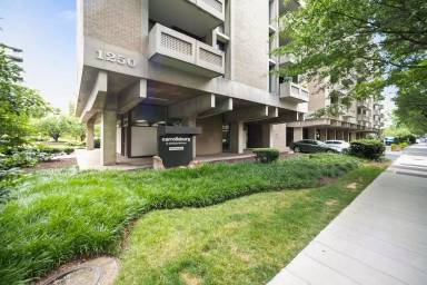 Main picture of Carrollsburg Condominium