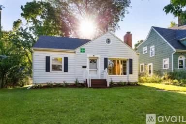 Main picture of 430 Rosewood Ave