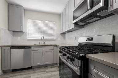 Main picture of 212 N Normandie Ave