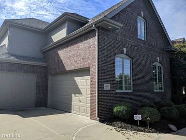 Main picture of 19461 Walnut Cir