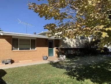 Main picture of 299 N Highland Dr