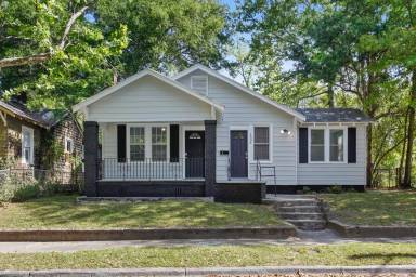 Main picture of 1334 E Waldburg St