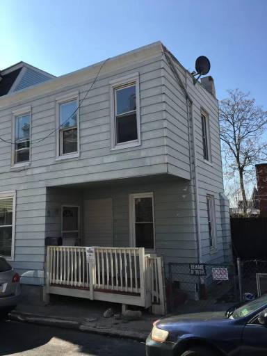 Main picture of 216 Mulberry St