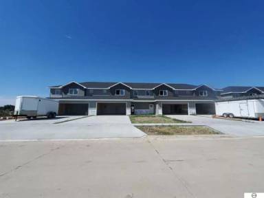 Main picture of 2544 W B St