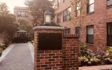 Main picture of 421 Summit Ave E