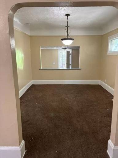 Main picture of 1250 E 114th St