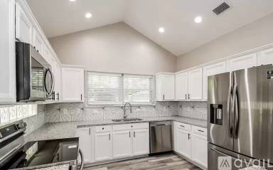 Main picture of 2131 Carnes St