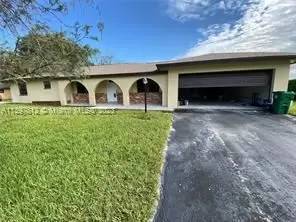 Main picture of DAVIE OAKS
