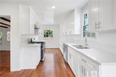 Main picture of 9025 Rhea Ave