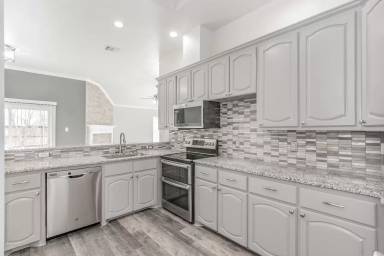 Main picture of 6005 Portridge Dr