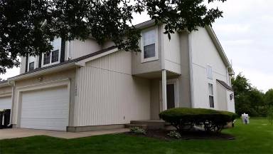 Main picture of 14830 - 14832 Robinson St
