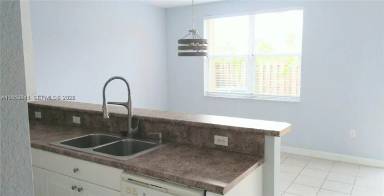 Main picture of 4163 NE 11th St