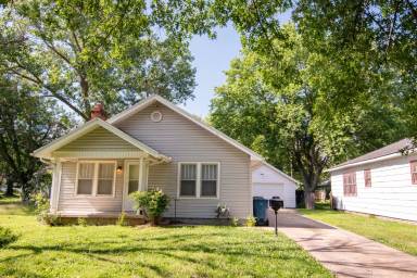 Main picture of 914 W 4th St