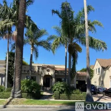 Main picture of 225 S Palm Dr