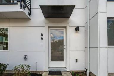 Main picture of 8611 21st Pl NE