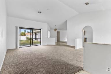 Main picture of 21264 Hawthorne Ave